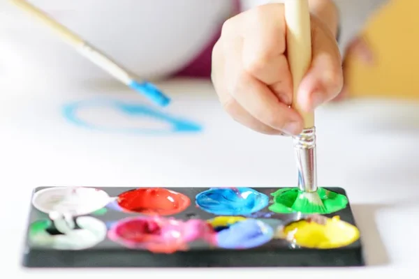 چطور رنگ ها را به کودک آموزش دهیم؟